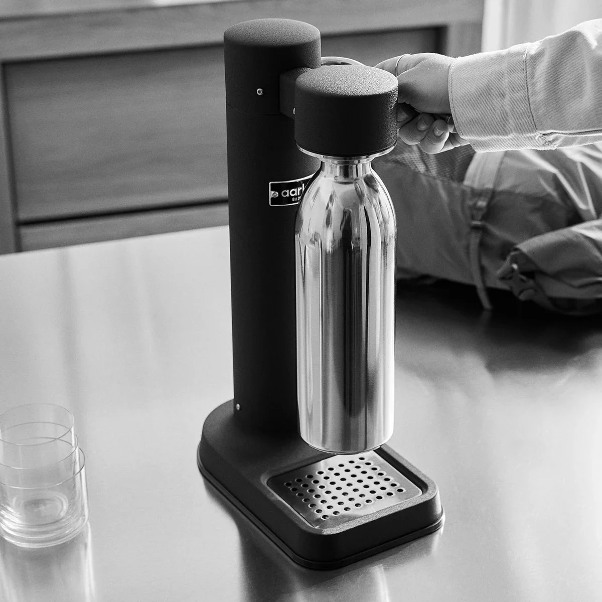 Aarke Stainless Steel Insulated Bottle 1L - Image 3