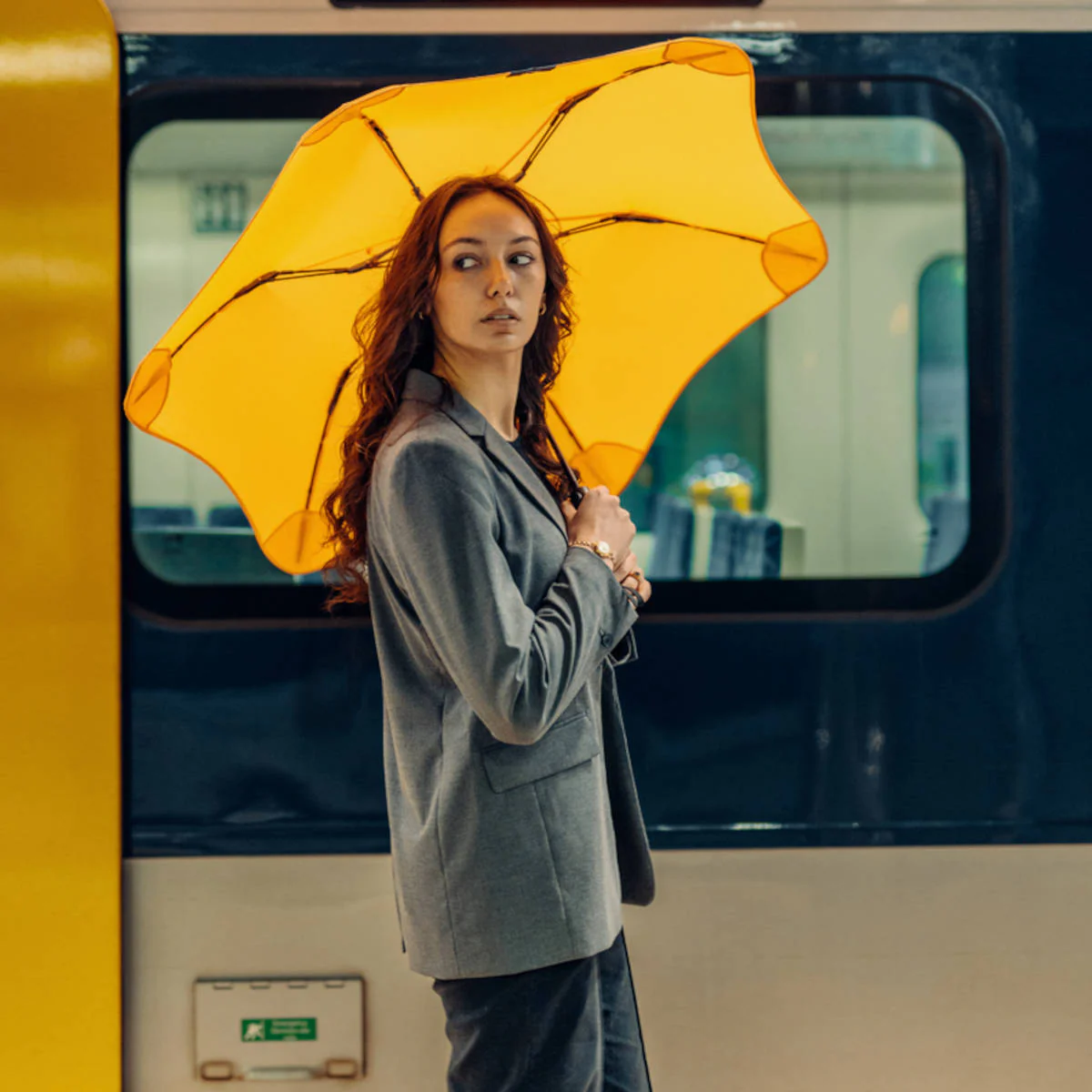 Blunt Metro Umbrella Citrus Yellow - Image 6