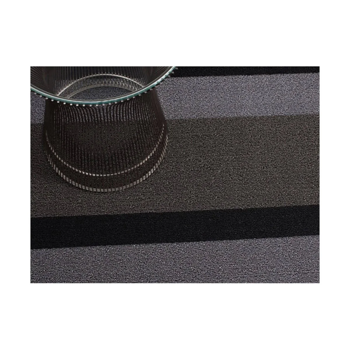 Chilewich Utility Mat Bold Stripe Silver Black 61x91cm - Image 2