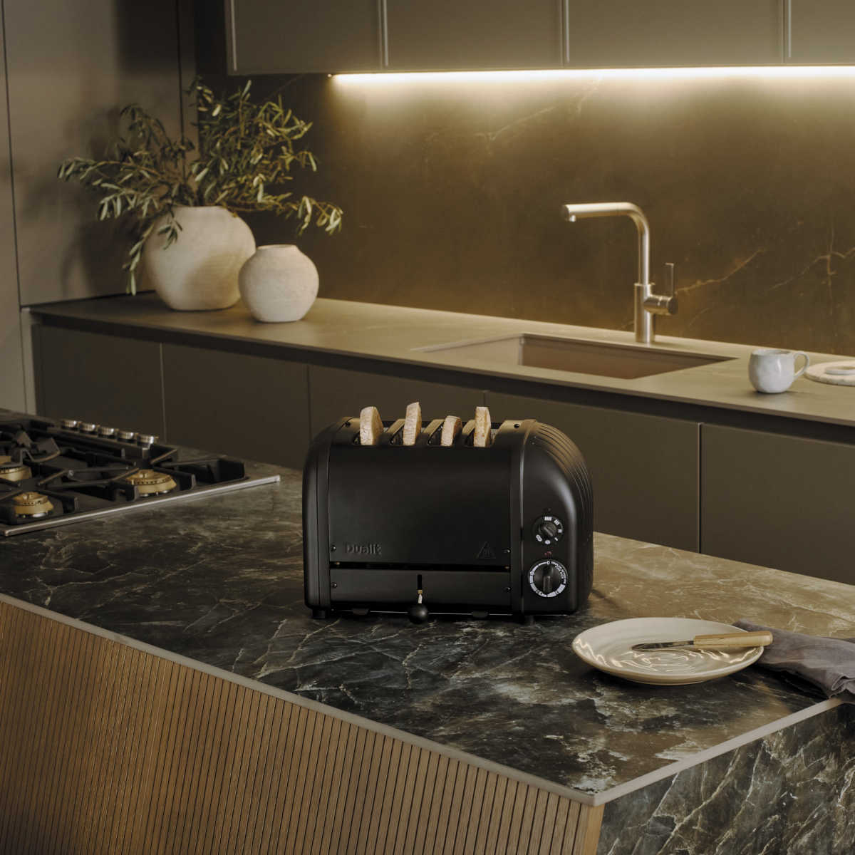 Dualit NewGen Classic 4 Slice Toaster Stealth Matte Black - Image 4
