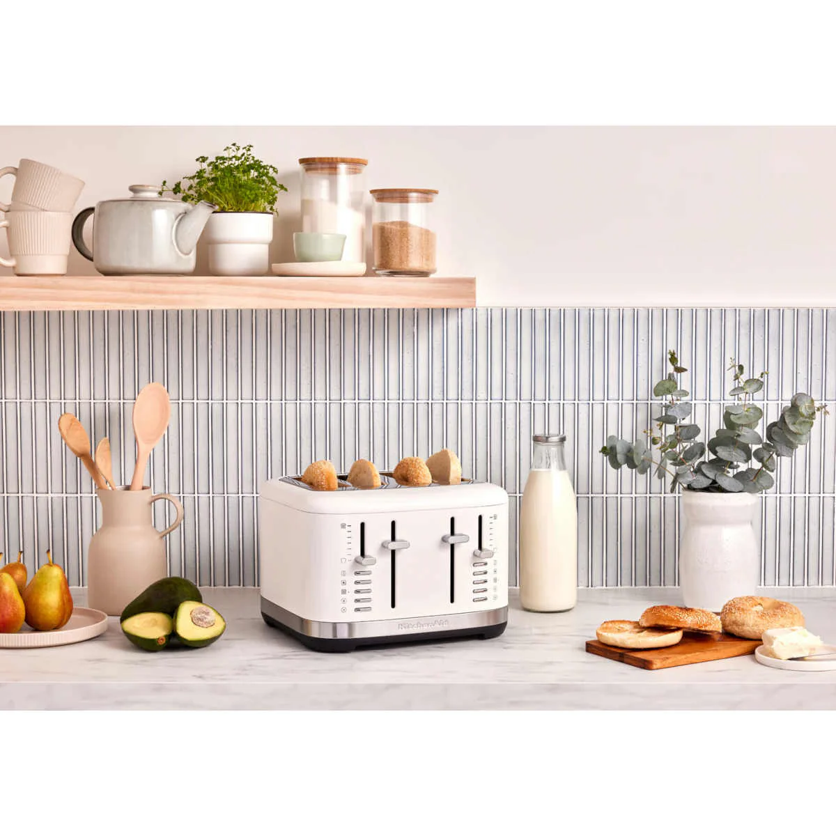KitchenAid KMT4109 4 Slice Toaster Porcelain White - Image 4
