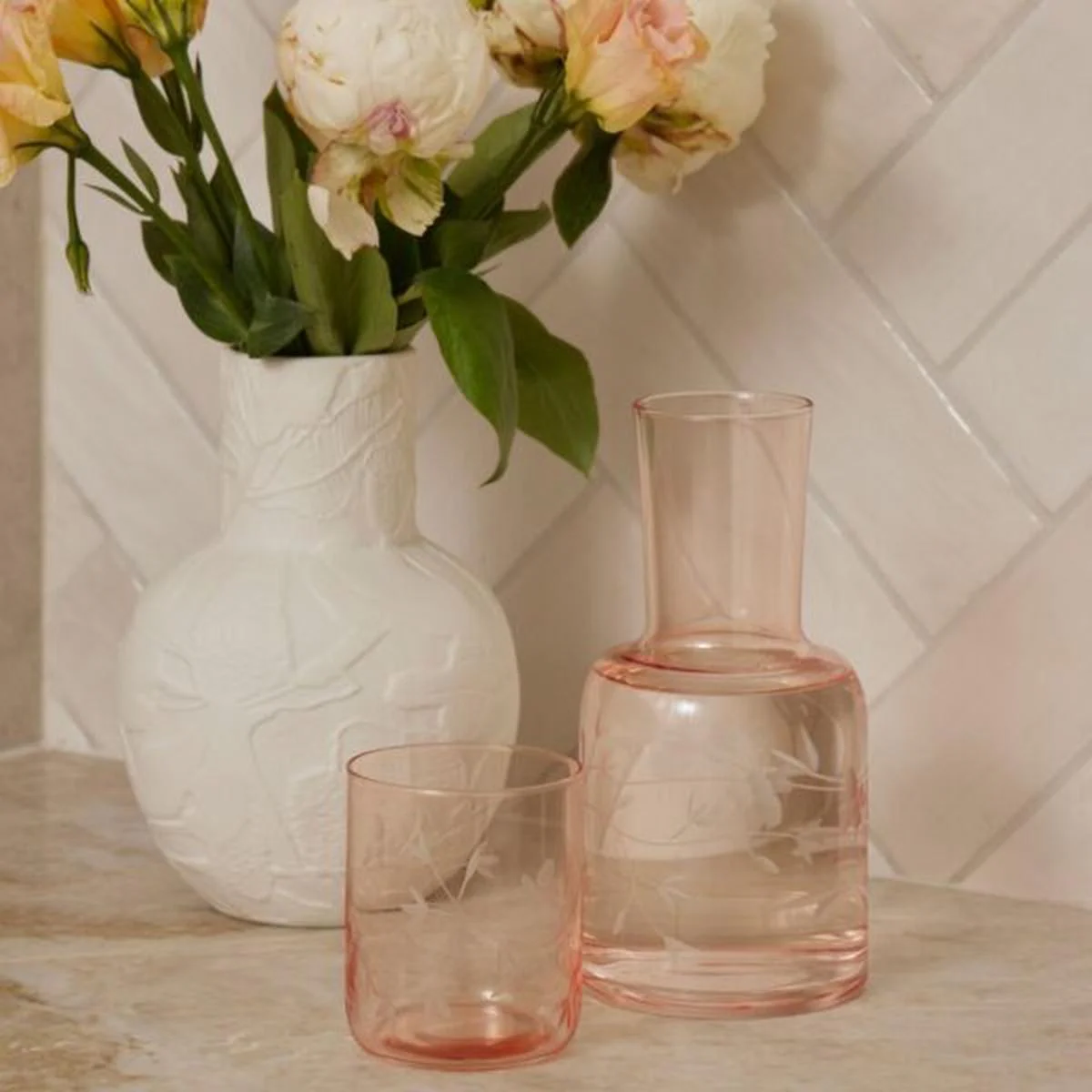 Pilbeam Living Blooming Bee Carafe Set Pink 770ml - Image 4