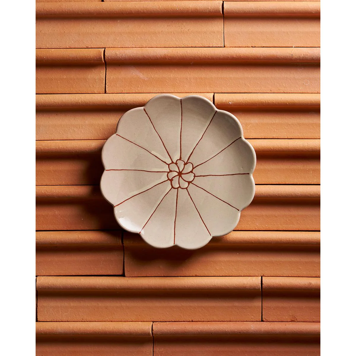 Robert Gordon June's Daisy Plate Spinning Flower 18cm - Image 2