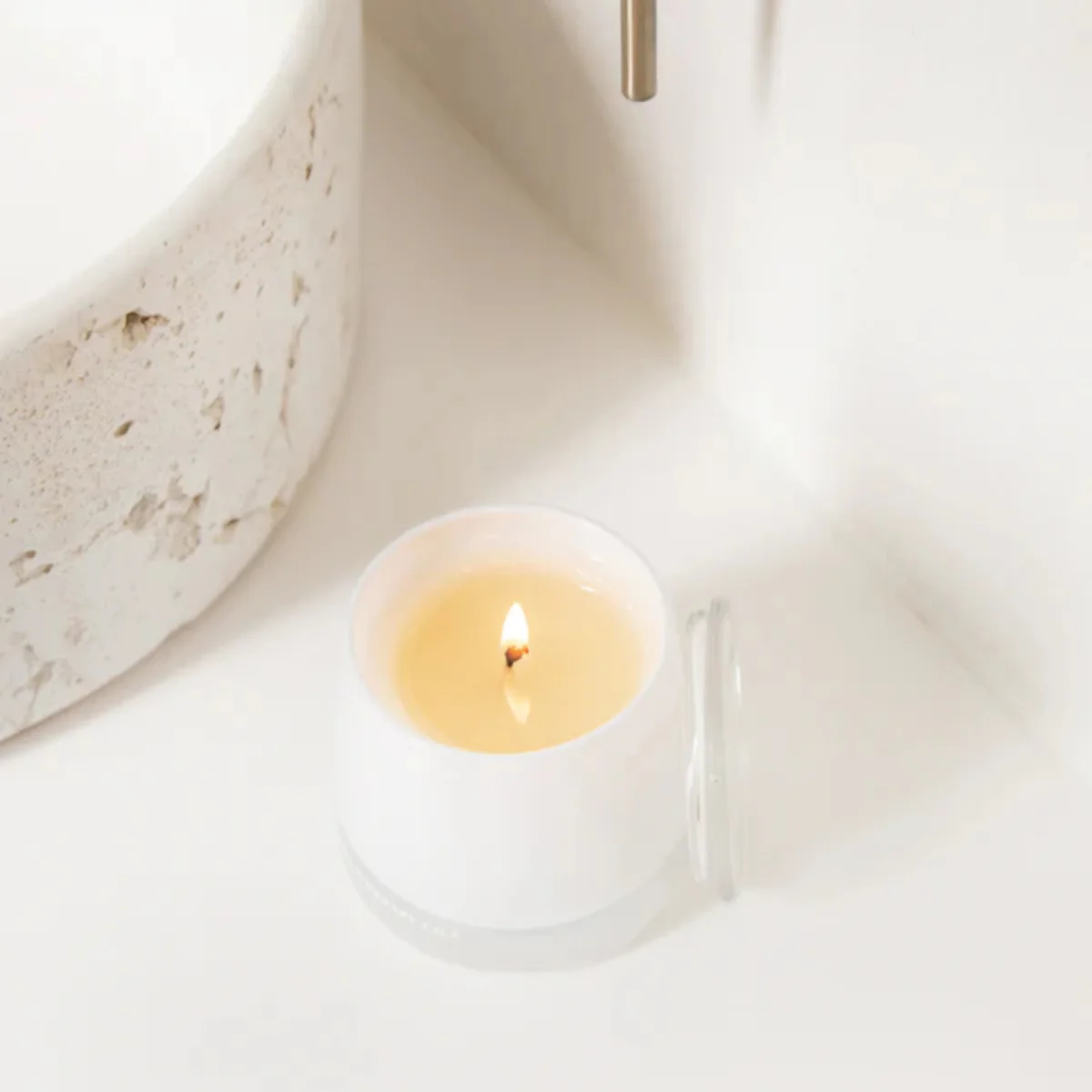 The Aromatherapy Co. Peony & Petitgrain Therapy Candle Soothe 260g - Image 4