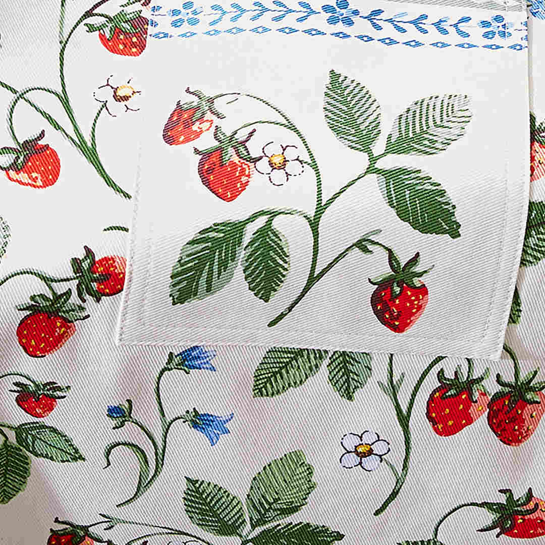 Ulster Weavers Strawberry Patch Apron - Image 3